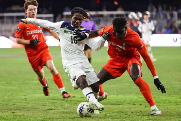 通过加强与 通过加强与